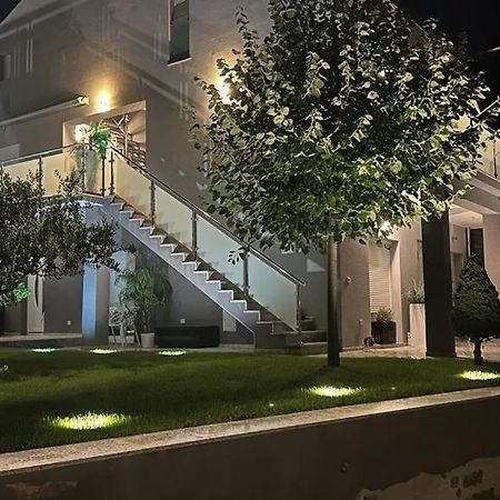 Apartmani Deluxe Ясенице Екстериор снимка