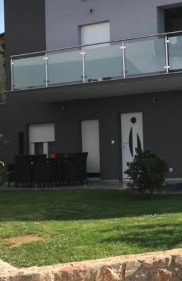 Apartmani Deluxe Ясенице Екстериор снимка